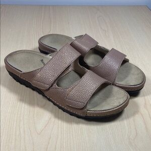 Barefoot Freedom Pink and Gold Sandals with Adjustable Straps